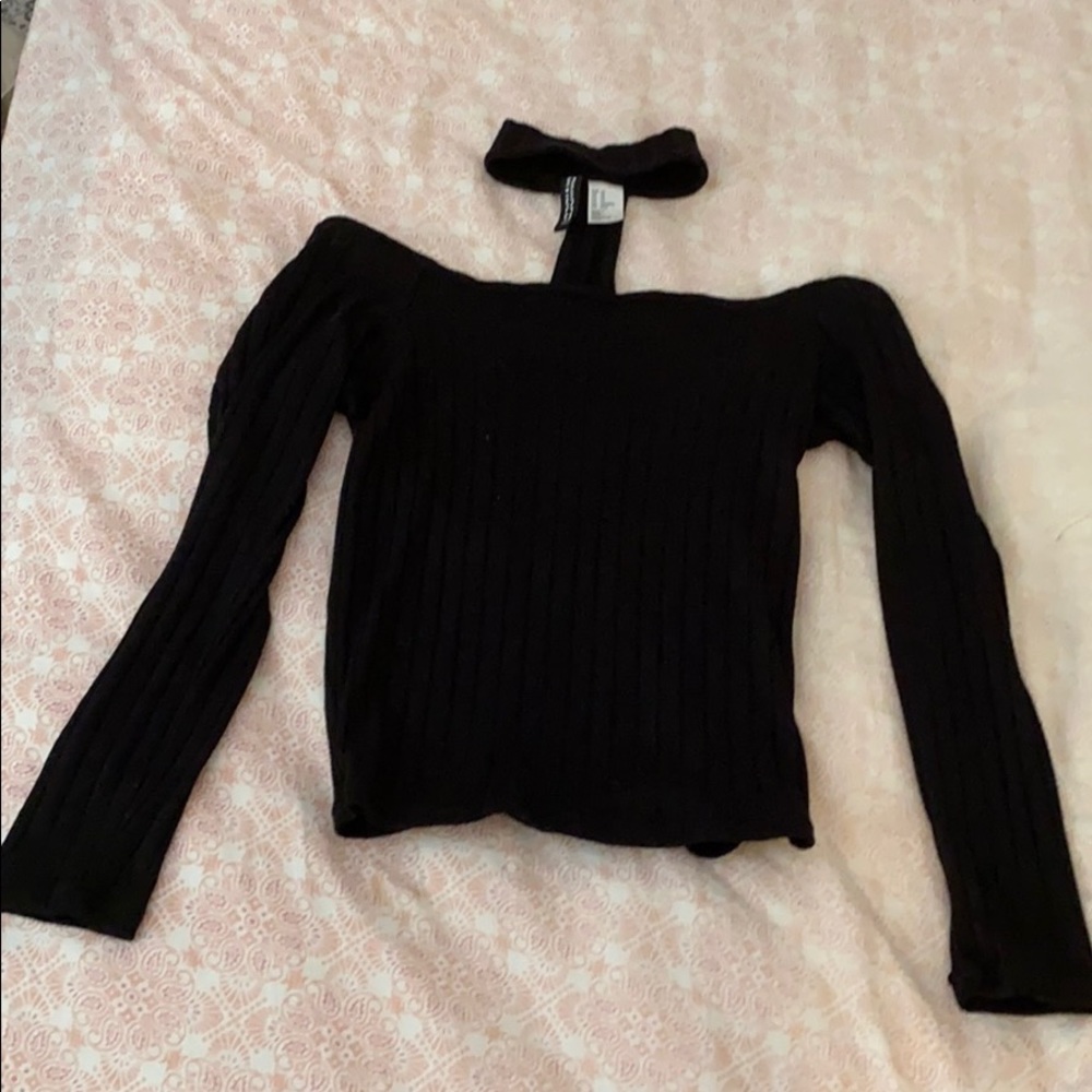 H&M (Divided) Black Long Sleeve with Choker